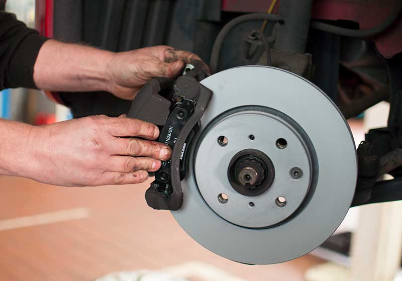 Blick auf ein intaktes und regelm&auml;&szlig;ig gewartetes Bremsensystem.